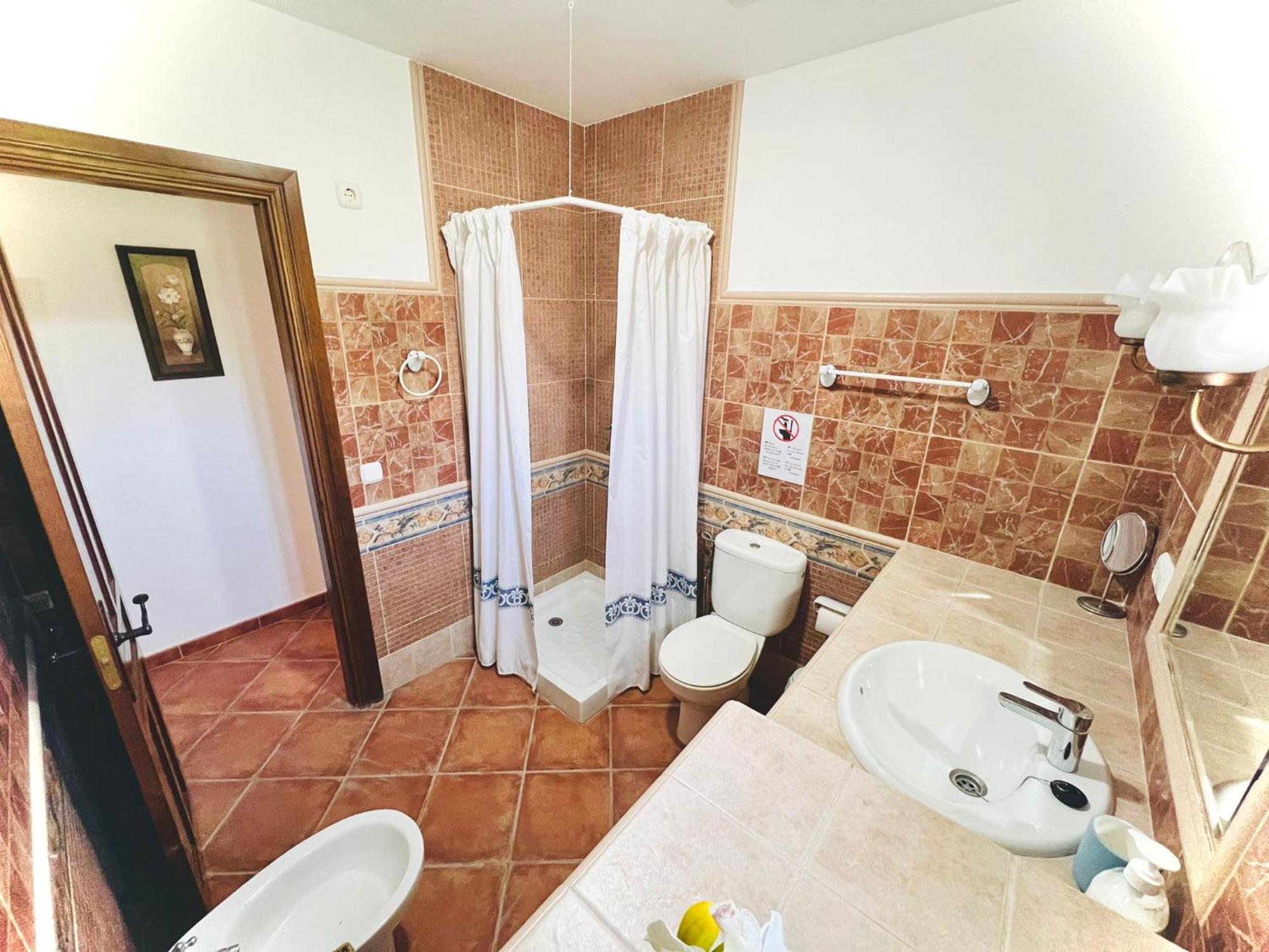 Вилла Sebastian'S House Коин Экстерьер фото